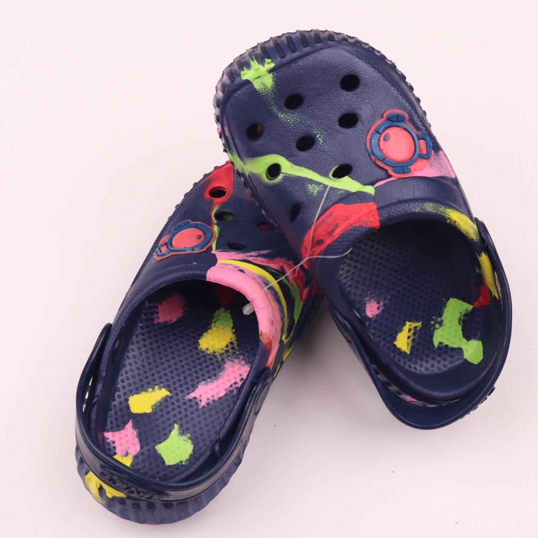 kids clogs, colorful sandals, slip on kids shoes, non slip kids sandals, water proof play shoes, summer shoes for kids, toddler clogs, lightweight children’s footwear, boys girls clogs, durable kid shoes