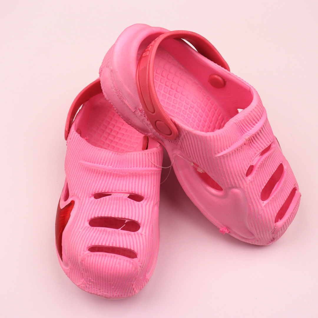 kids colorful clogs printed slip-on sandals for kids non-slip clogs for children lightweight summer footwear for kids boys girls kids sandals water-friendly slip-on shoes toddler play shoes unisex kids slippers easy-clean clogs for kids breathable EVA sandals